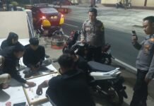 JAGA KAMTIBMAS, POLSEK KADUGEDE LAKSANAKAN PATROLI DIALOGIS MALAM