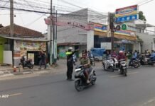Wujudkan Kamseltibcarlantas, Polsek Cilimus Intensifkan Pengaturan Pagi di Wilayah Hukumnya