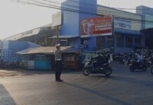 Tingkatkan Pelayanan Pagi Hari, Polsek Cilimus Pastikan Aktivitas Masyarakat di Pasar Berjalan Tertib