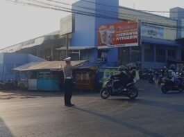 Jaga Situasi Kamtibmas Tetap Kondusif, Polsek Cilimus Hadir di Kawasan Pasar