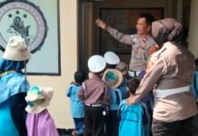 Sambangi Polsek Cilimus, Anak-anak TK Mutiara Hati Belajar Mengenal Polisi dan Rambu Lalu Lintas