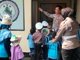 Sambangi Polsek Cilimus, Anak-anak TK Mutiara Hati Belajar Mengenal Polisi dan Rambu Lalu Lintas