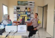 Bhabinkamtibmas Jalin Koordinasi dengan Perangkat Desa Mekarjaya untuk Tingkatkan Pelayanan Kamtibmas