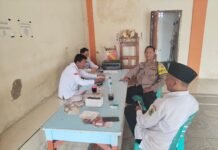 Bhabinkamtibmas Tingkatkan Koordinasi Kamtibmas dengan Perangkat Desa Mekarjaya