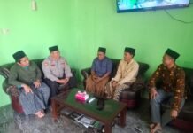 Pererat Sinergitas, PS. Panit 2 Samapta Polsek Ciawigebang Silaturahmi Kamtibmas dengan Ustadz Ponpes Nurul Ilmi Desa Ciomas