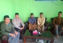 PS. Panit 2 Samapta Polsek Ciawigebang Perkuat Silaturahmi Kamtibmas dengan Ustadz Ponpes Nurul Ilmi Desa Ciomas