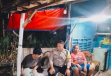 Silaturahmi Kamtibmas Malam Hari, Bhabinkamtibmas Desa Kapandayan Jalin Kedekatan dengan Warga Binaan