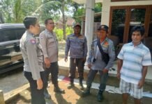 Binluh anggota Patroli Polsek Cidahu sambang linmas desa kertawana