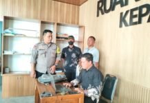 Bhabinkamtibmas Desa Kapandayan Koordinasi dengan Perangkat Desa, Tingkatkan Pelayanan Kamtibmas