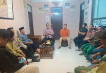 Kapolsek Pancalang Ipda Lukman Hakim Sambangi Balai Desa Silebu dalam Patroli , Cek Kesiapan Lomba Satkamling Tingkat Polres Kuningan sekaligus Perkuat Antisipasi C3