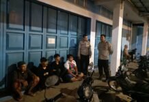Patroli Polsek Pancalang Sambangi Warga Desa Pancalang, Antisipasi C3 dan Sampaikan Imbauan Kamtibmas untuk Jaga Kondusivitas Wilayah