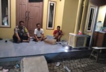 Pererat Kemitraan, Bhabinkamtibmas Desa Kapandayan Silaturahmi Kamtibmas dengan Tokoh Pemuda