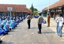 Kapolsek Pancalang Ipda Lukman Hakim Berikan Pembinaan kepada Seluruh Siswa SMKN 6 Kuningan, Tekankan Disiplin, Tertib Berlalu Lintas, Pencegahan Narkoba hingga Antisipasi Tawuran