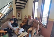 HADIR DI TENGAH PEMERINTAH DESA, PATROLI POLSEK CIDAHU PERKUAT KEMITRAAN DI WANASARAYA