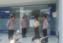 Unit Patroli Polsek Cidahu Polres Kuningan Melaksanakan Patroli Rutin Kontrol Objek Vital Bank BRI
