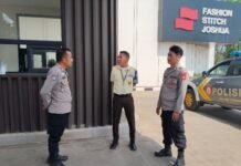 Anggota Patroli Polsek Cidahu Berikan Edukasi Kepada Satpam PT. Josua Garmen Cidahu Kec Cidahu Kab Kuningan