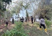 Bhabinkamtibmas Bersama Warga Sampaikan Imbauan Cegah Karhutla