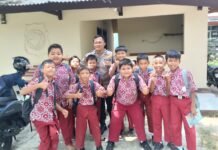 Polri Sahabat Anak, Bhabinkamtibmas Desa Cipicung Ciptakan Momen Kebersamaan dengan Siswa SD Negeri 1 Cipicung
