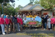 Kapolsek Pancalang Bersama Anggota dan Masyarakat Desa Tajurbuntu Gelar Jumsih, Perkuat Sinergitas Polri dan Waarga dalam Menjaga Kebersihan serta Kamtibmas