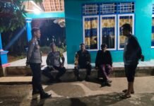 Bhabinkamtibmas Polsek Ciawigebang Gelar Patroli KRYD Malam Hari, Sampaikan Imbauan Kamtibmas kepada Warga Desa Sukaraja