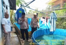 Kapolsek Pancalang Ipda Lukman Hakim Sambangi Pembudidaya Ikan Lele di Desa Tajurbuntu, Pererat Silaturahmi dan Ajak Masyarakat Bersama-Sama Menjaga Harkamtibmas