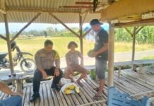 Bhabinkamtibmas Desa Kapandayan Jalin Silaturahmi Kamtibmas dengan Petani Binaan, Wujudkan Kedekatan Polri dan Masyarakat