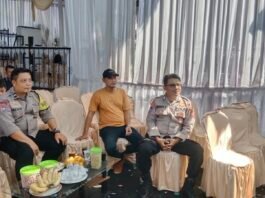 Bhabinkamtibmas Polsek Ciawigebang Amankan Hiburan Organ Dangdut di Hajatan Warga Desa Karoya