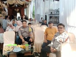 Bhabinkamtibmas Polsek Ciawigebang Laksanakan Pengamanan Hiburan Organ Dangdut di Desa Karoya