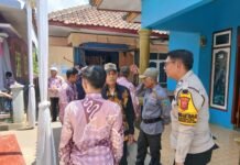 Bhabinkamtibmas Aiptu Andi Rosdiana Laksanakan Patroli dan Sampaikan Imbauan Kamtibmas kepada Masyarakat