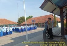 Aipda Rahmat Bhabinkamtibmas Polsek Pancalang Jadi Pembina Upacara di SMKN 6 Kuningan, Berikan Pembinaan kepada Pelajar Terkait Kamtibmas, Kenakalan Remaja