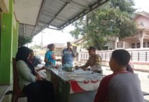 Bhabinkamtibmas Desa Sarewu Sambangi Warga, Sampaikan Imbauan Antisipasi Kebakaran dan Gangguan Kamtibmas demi Menjaga Kondusivitas Lingkungan