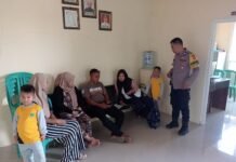 Bhabinkamtibmas Desa Ciawilor Sambangi Warga Binaan di Balai Desa, Sampaikan Imbauan Kamtibmas