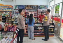 CIPTAKAN RASA AMAN DI PUSAT PERBELANJAAN, PATROLI POLSEK CIDAHU SAMBANG ALFAMART CIDAHU