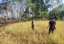 Polri Hadir di Tengah Masyarakat, Polsek Ciawigebang Bantu Atasi Kebakaran Lahan di Desa Sidaraja
