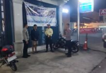 KSPKT 2 Polsek Ciawigebang Gelar Patroli KRYD Malam Hari, Sampaikan Imbauan Kamtibmas kepada Satpam Bank BRI Unit Ciawi Kota