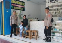 POLSEK LURAGUNG MELAKSANAKAN PATROLI MEMBERIKAN HIMBAUAN AGAR TETAP JAGA KEAMANAN