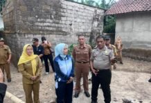 Ipda Lukman Hakim Dampingi Ketua TP PKK Kabupaten Kuningan Tinjau Korban Kebakaran di Desa Sumbakeling, Wujud Kehadiran Polri dalam Kepedulian dan Pelayanan kepada Masyarakat