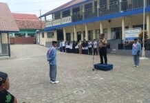 Ipda Lukman Hakim Jadi Pembina Upacara di Ponpes Man Baul Ulum, Sampaikan Pesan Kamtibmas dan Ajak Santri Jauhi Bullying, Tawuran, Knalpot Brong serta Obat Terlarang