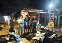 Antisipasi C3 dan Gangguan Kamtibmas pada Malam Hari, Unit Patroli Polsek Pancalang Gelar Patroli Dialogis Sampaikan Imbauan Kamtibmas kepada Warga Desa Tajurbuntu