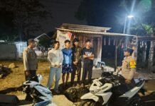 Antisipasi Gangguan Kamtibmas pada Malam Hari, Unit Patroli Polsek Pancalang Gelar Patroli Dialogis Sampaikan Imbauan Kamtibmas kepada Warga Desa Tajurbuntu