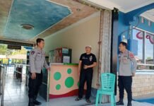POLSEK LURAGUNG MELAKSANAKAN PATROLI MEMBERIKAN HIMBAUAN AGAR TETAP JAGA KEAMANAN