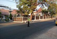 Anggota Polsek Luragung Melaksanakan Pengaturan Pagi