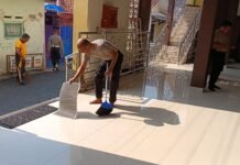 Jumat Bersih Polsek Ciawigebang di Masjid Baiturrahman Desa Ciputat, Perkuat Sinergi Polri dan Masyarakat