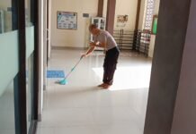 Dukung Lingkungan Bersih dan Nyaman, Polsek Ciawigebang Gelar Jumat Bersih di Masjid Baiturrahman Komplek Terminal Desa Ciputat