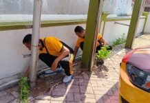 Tingkatkan Kepedulian Lingkungan, Polsek Ciawigebang Gelar Jumat Bersih di Masjid Jami’ Babussalam Desa Kapandayan