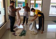 Kapolsek Ciawigebang Pimpin Aksi Jumat Bersih di Masjid Jami’ Babussalam Desa Kapandayan