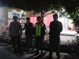 Bhabinkamtibmas dan Linmas Desa Cimaranten Bersinergi Laksanakan Patroli Lingkungan