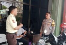 Bhabinkamtibmas Desa Kadurama Sambangi Satpam Koperasi Artha Guna Mandiri, Sampaikan Imbauan Kamtibmas Saat Patroli Dialogis