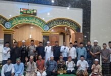 Polri Hadir di Tengah Masyarakat, PS. Panit 2 Samapta Polsek Ciawigebang Shalat Subuh Berjamaah di Masjid At Taqwa Desa Ciawigebang