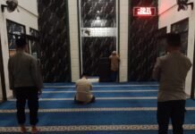 Perkuat Kedekatan dengan Warga, Kapolsek Ciawigebang Gelar Kegiatan Subuh Keliling di Masjid Baiturrahman Desa Ciputat